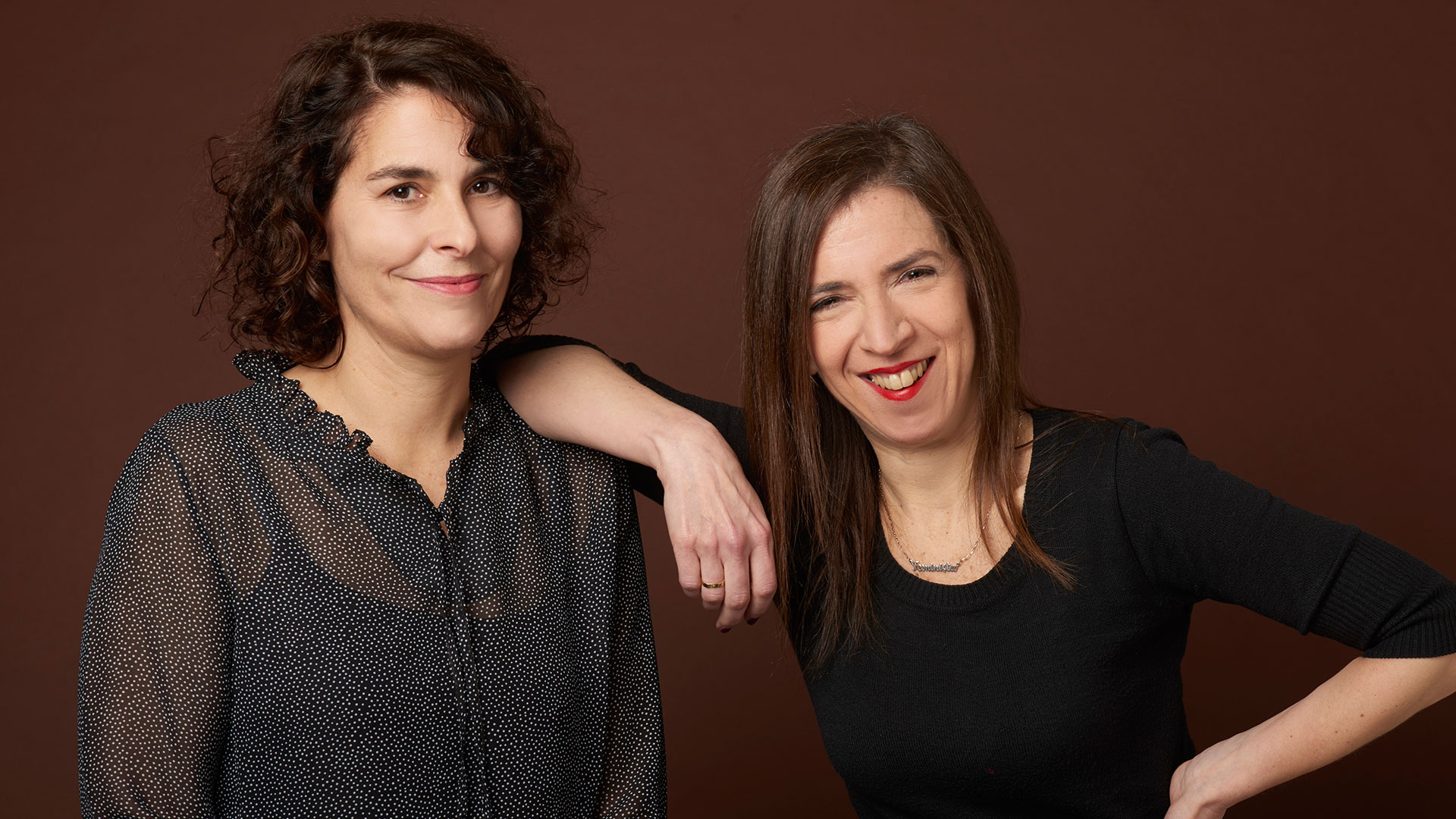 Paula Rodríguez e Ingrid Beck, autoras de Guía inútil para madres primerizas