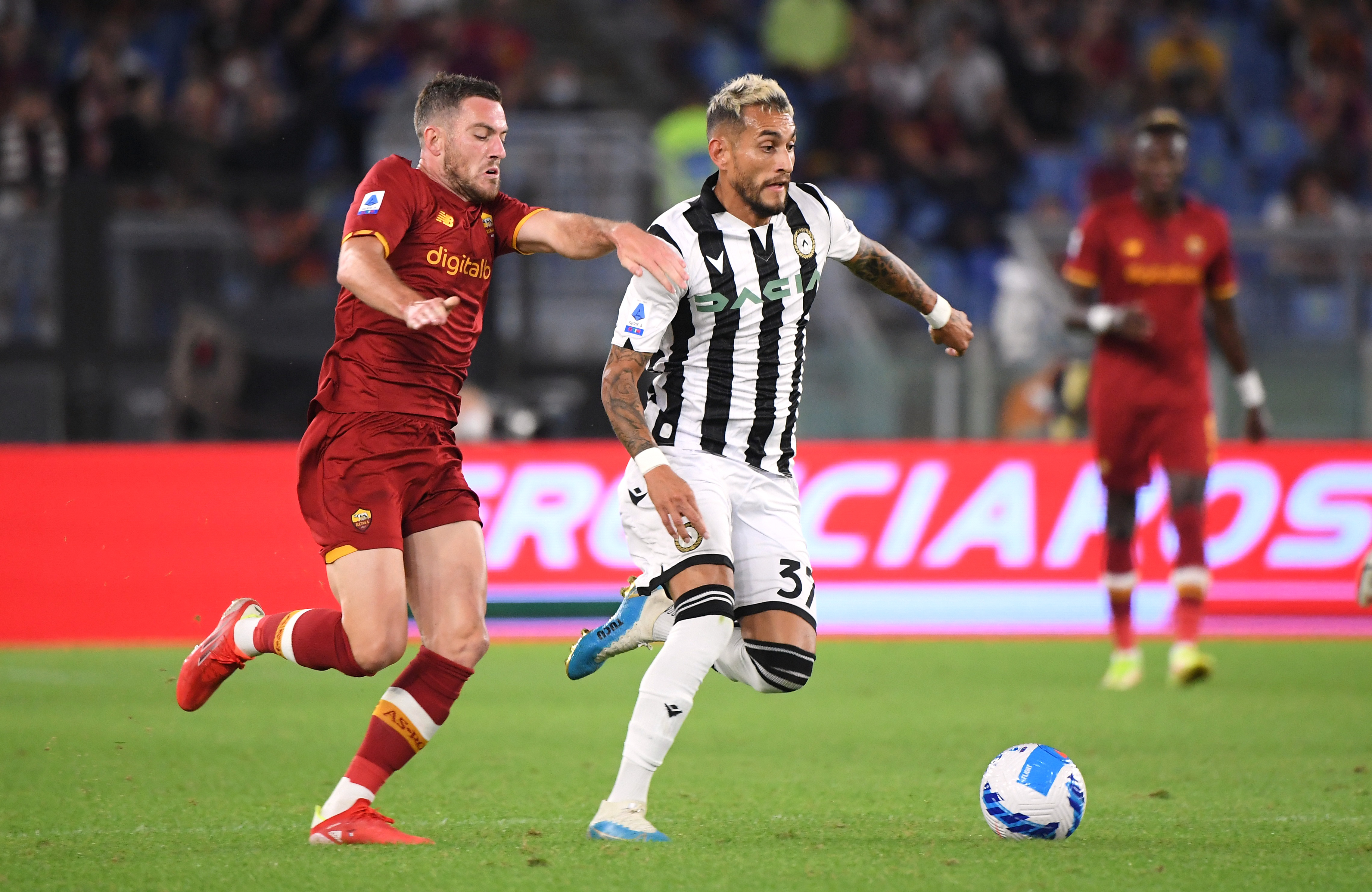 Roberto Pereyra podría ser una de las bombas que tiene preparada River Plate (REUTERS/Alberto Lingria)