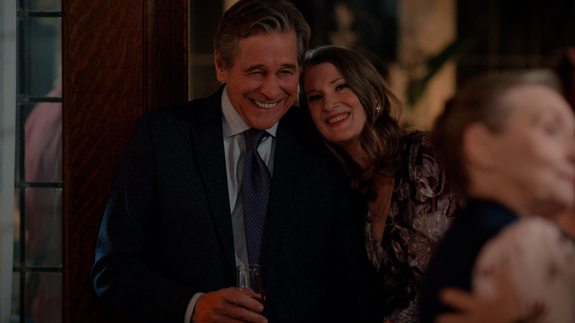 Doc (Tim Matheson) y Hope (Annette O'Toole), quien regresa a la serie, enfrentarán la recuperación de ella. (Netflix)