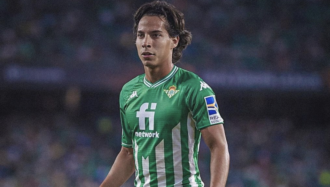 Diego Lainez, futbolista del Real Betis Balompié en La Liga de España (Foto: Instagram/@diego_lainez)