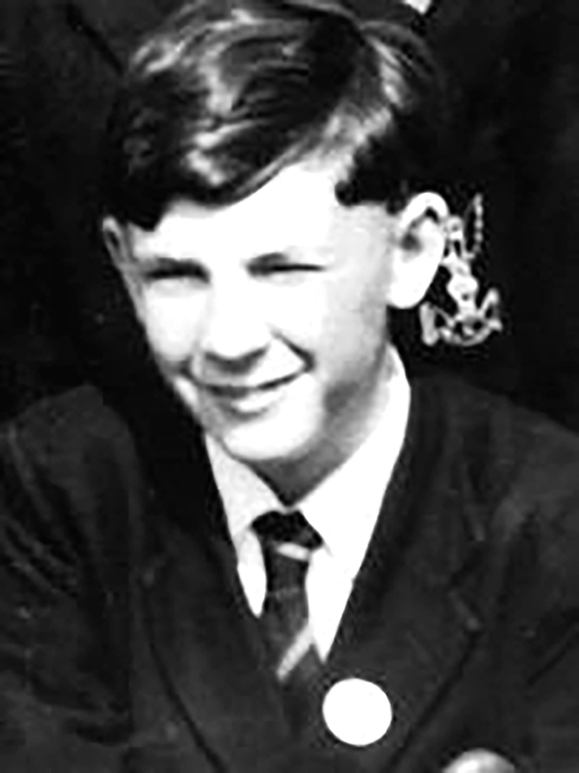 Graham Young era un destacado alumno de química. Su coeficiente intelectual era alto, de 160 puntos. Las pertubaciones mentales y su confesión de asesinar a su madrastra lo llevaron a un hospital psiquiátrico hasta la mayoría de edad