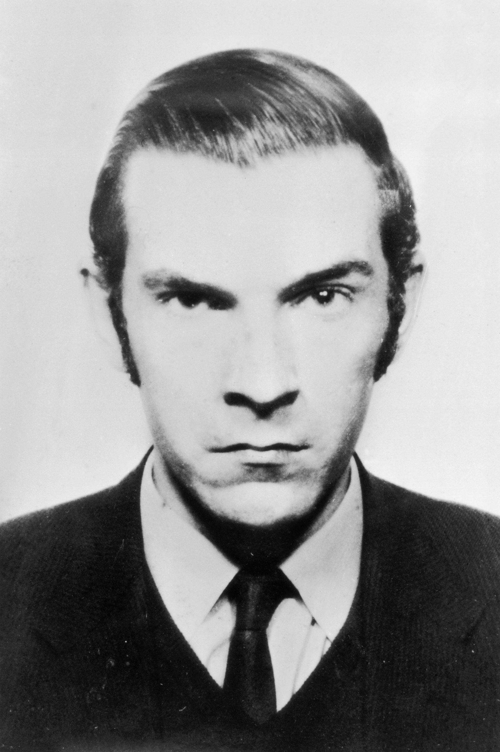 Graham Young alrededor de 1971, luego de salir del hospital psiquiátrico. Consiguió trabajo en un laboratorio, pero comenzó a asesinar a compañeros de trabajo con talio (Photo by Keystone/Hulton Archive/Getty Images)