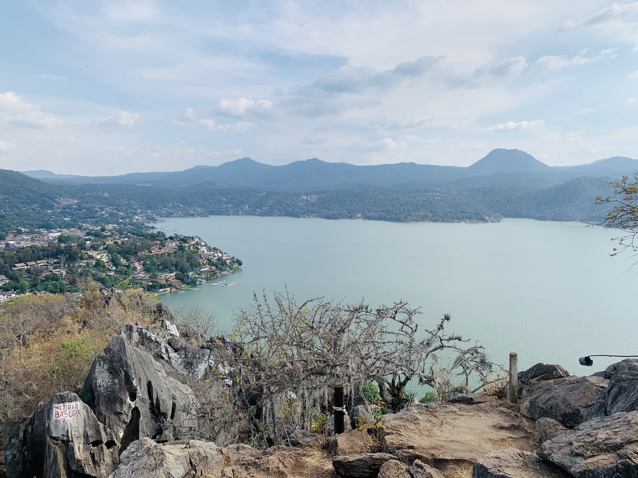 Mirador la Peña en Valle de Bravo. Foto: Twitter @Jenn_Ramirez_