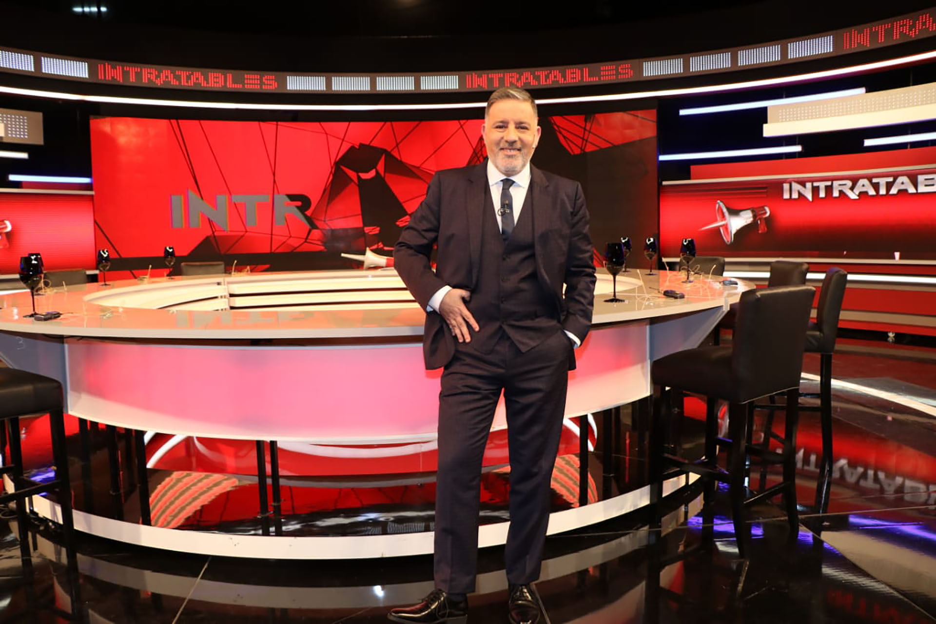 "Muchas gracias a Aptra por la nominación 2021 para el gran Intratables Merecidísimo reconocimiento para el canal, la producción y el panel. Uno de los momentos más maravillosos de mi vida profesional", expresó Fabián Doman