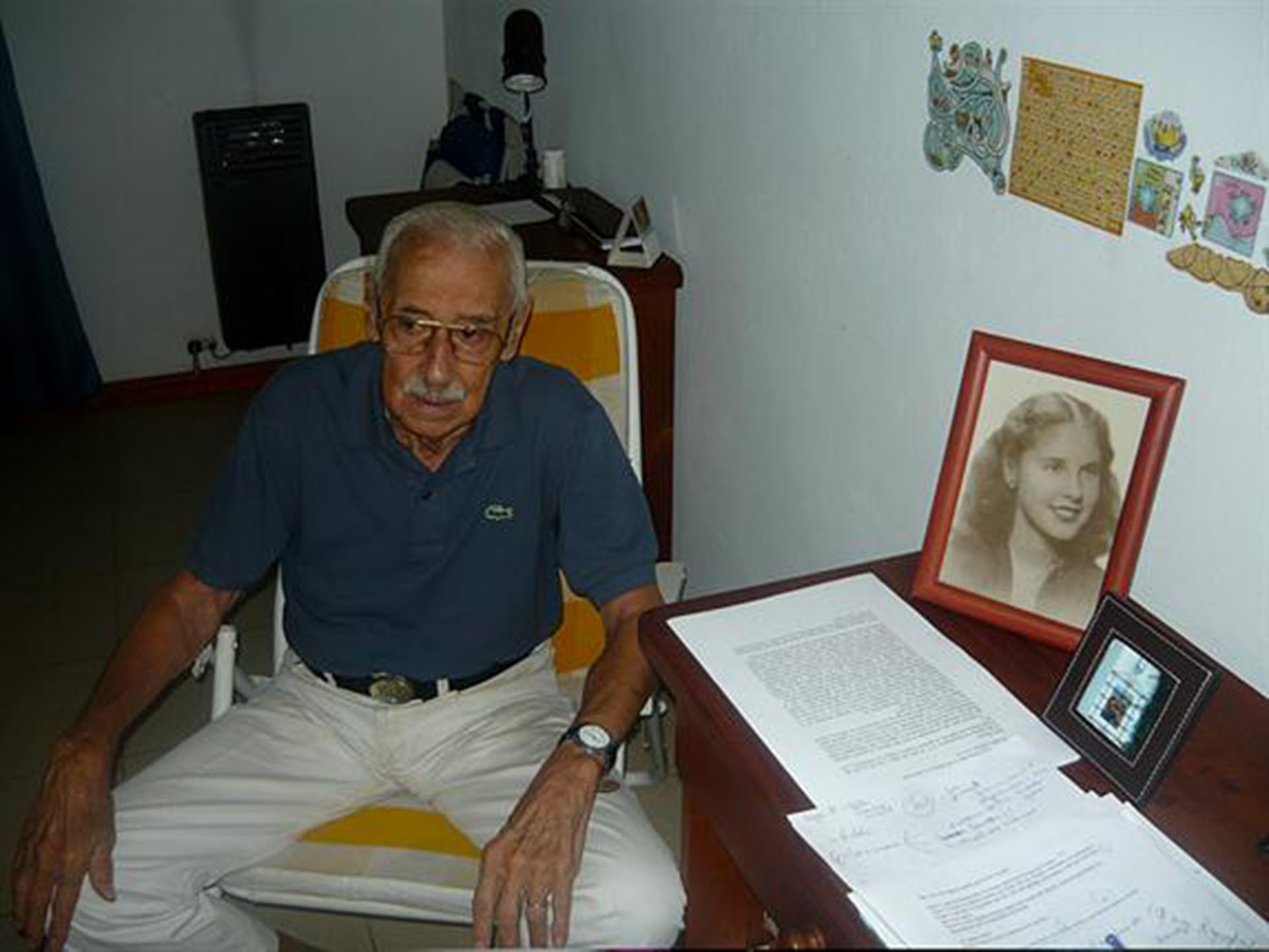 El 17 de mayo de 2013 Videla fue encontrado muerto sentado en el inodoro de su celda. Había tenido un accidente en la prisión y no había recibido ningún tipo de asistencia médica. Tenía 87 años